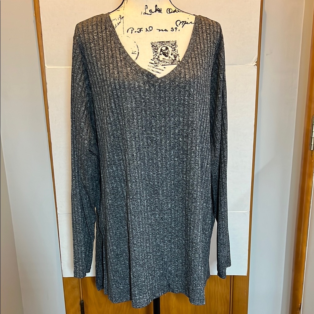 Ava&viv Women's Plus Size 3XL Gray Long Sleeve Knit Top V-neck EUC